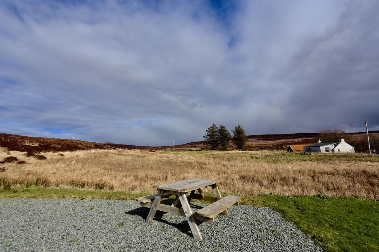 Hillside Villa Dunvegan  Exterior photo